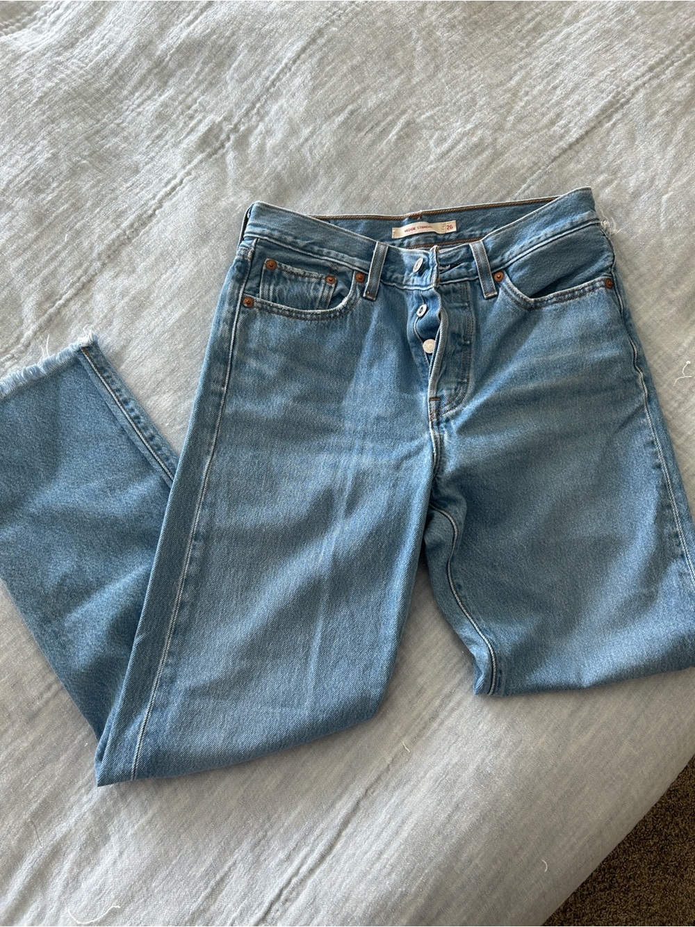 Levi’s Women’s Wedgie Jeans with Straight Ankle in Market Wash
